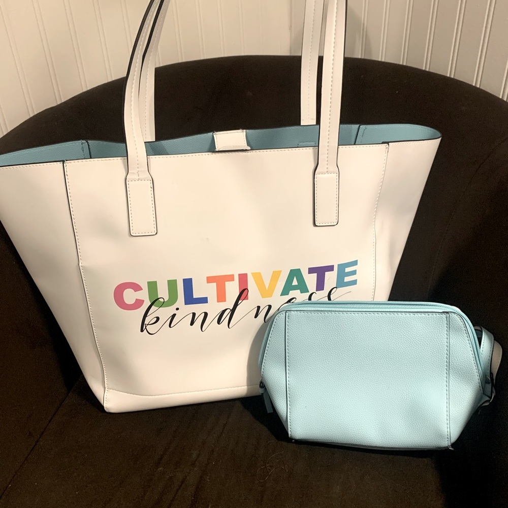 Isaac Mizrahi Extra Large Tote Cultivate Kindness